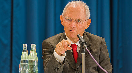 Nahaufnahme von Bundestagspräsident a.D. Dr. Wolfgang Schäuble beim Studium Generale der HOST