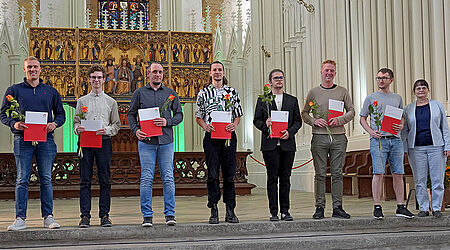 neue Studierende der Fakultät für Elektrotechnik und INformatik mit Prof. Birgit Steffenhagen bei der Immatrikulationsfeier in der St. Marien Kirche