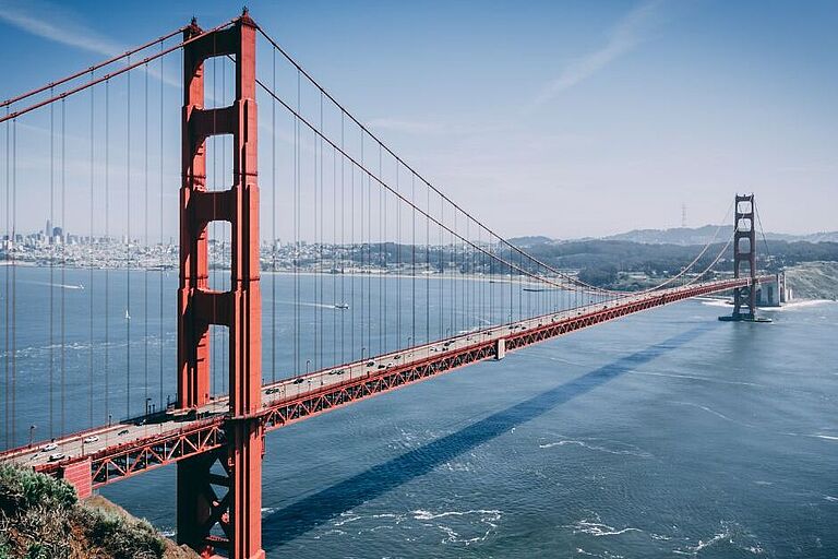 Das Bild zeigt die Golden Gate-Bridge in San Francisco 